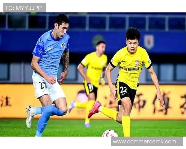 杨希在青岛西海岸的防守表现引发热议展现出色球技与团队协作精神 杨希在青岛西海岸的防守表现引发热议展现出色球技与团队协作精神