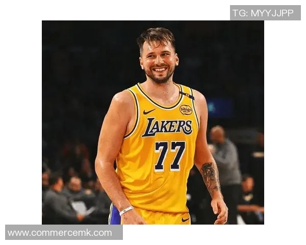 湖人队球员伤愈复出，重返赛场活力十足