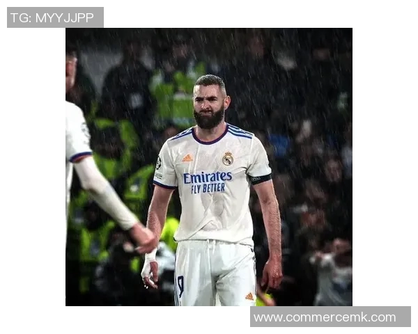 皇马主帅确认本泽马将继续留队:期待他在下赛季展现更大作用 皇马主帅确认本泽马将继续留队:期待他在下赛季展现更大作用